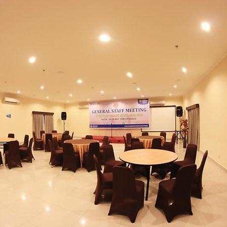 Everyday Smart Hotel - Malang Exterior photo
