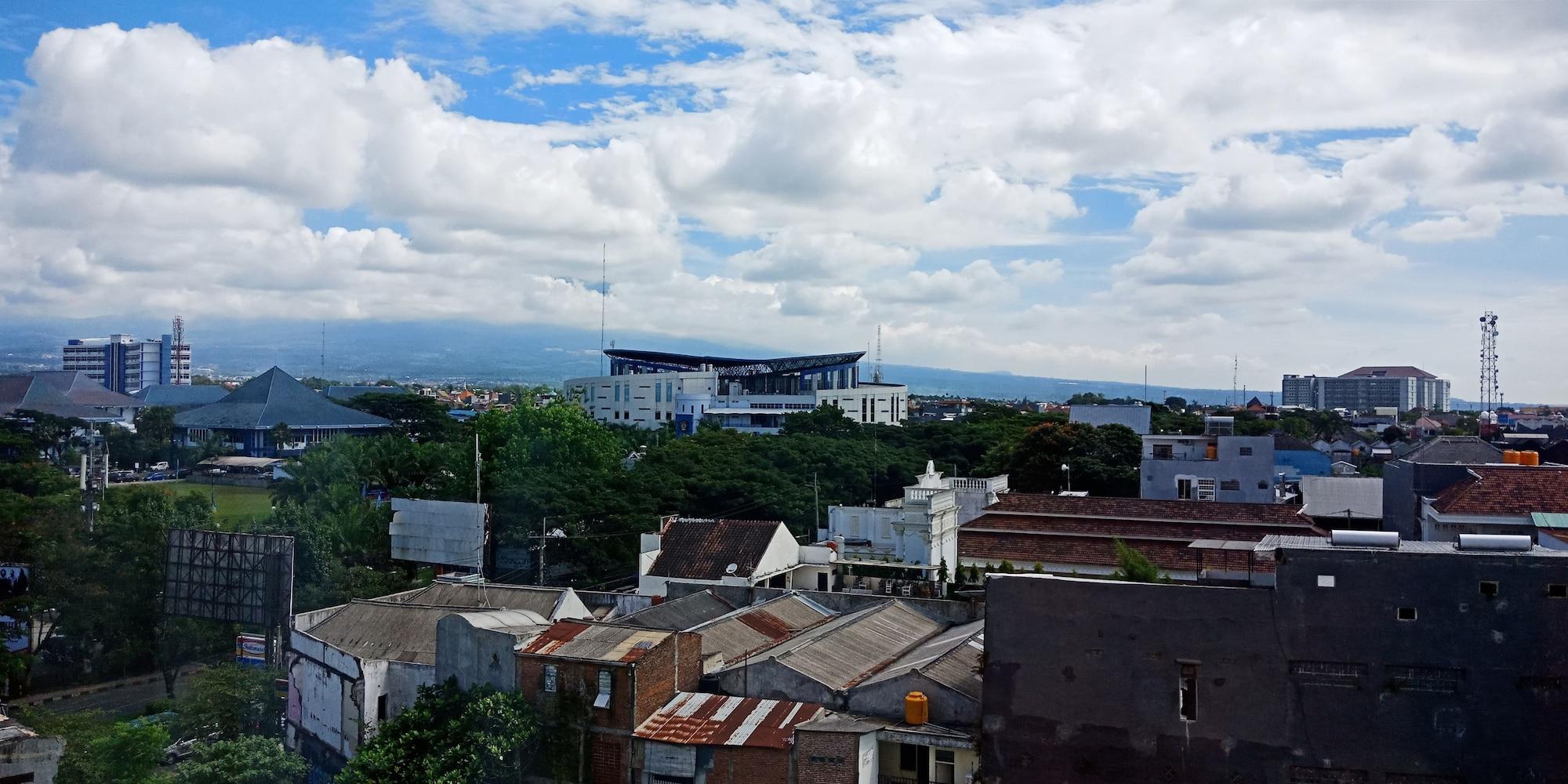 Everyday Smart Hotel - Malang Exterior photo
