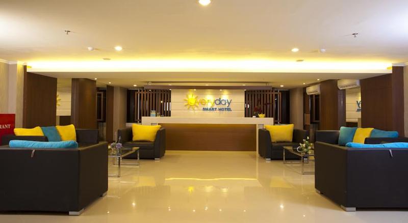 Everyday Smart Hotel - Malang Exterior photo