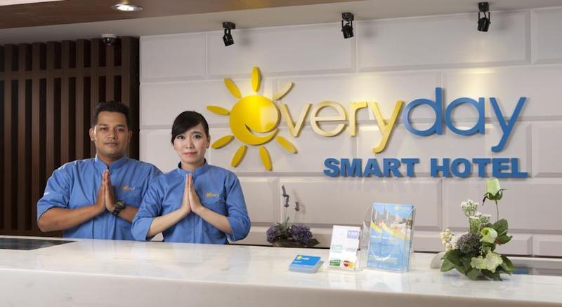 Everyday Smart Hotel - Malang Exterior photo