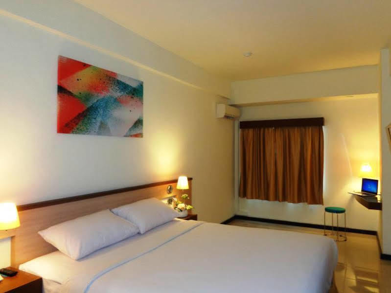 Everyday Smart Hotel - Malang Exterior photo