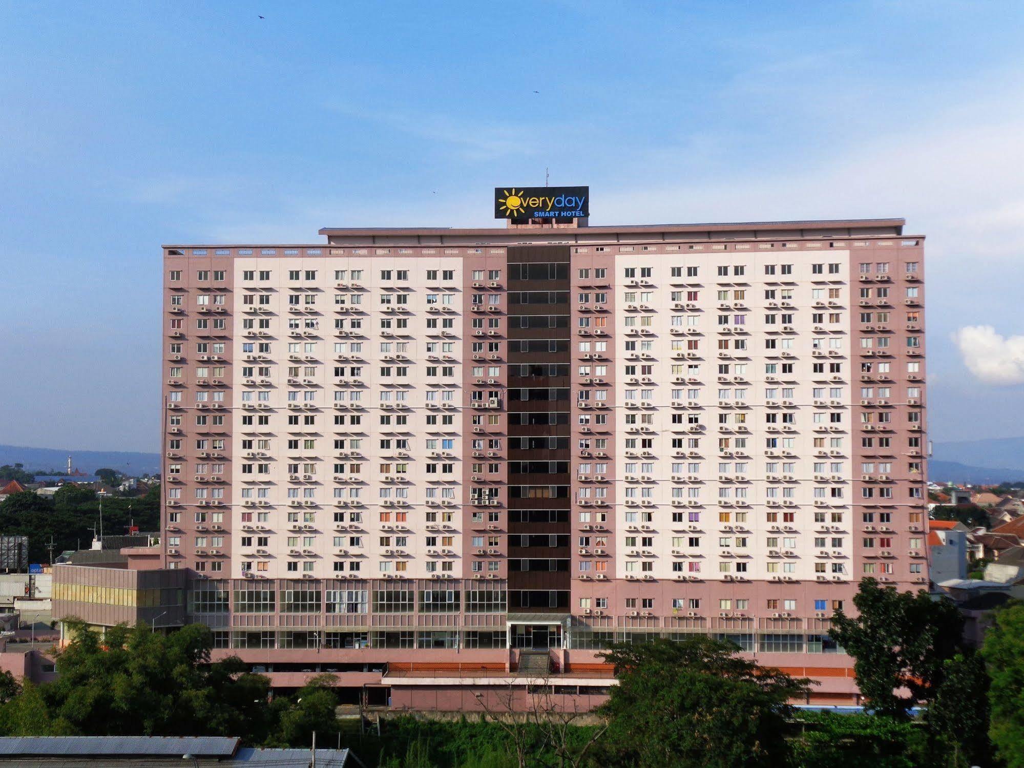 Everyday Smart Hotel - Malang Exterior photo