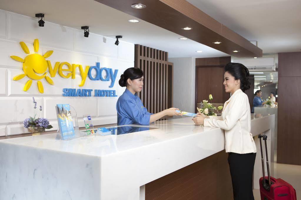Everyday Smart Hotel - Malang Exterior photo