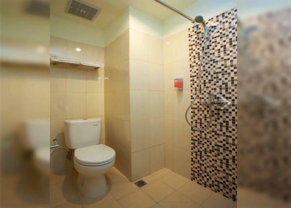 Everyday Smart Hotel - Malang Exterior photo